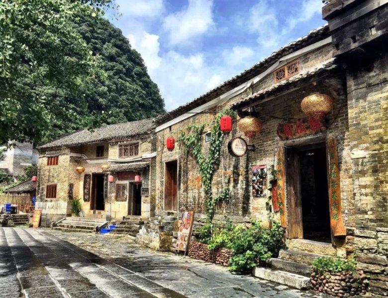 逃离废弃的建筑